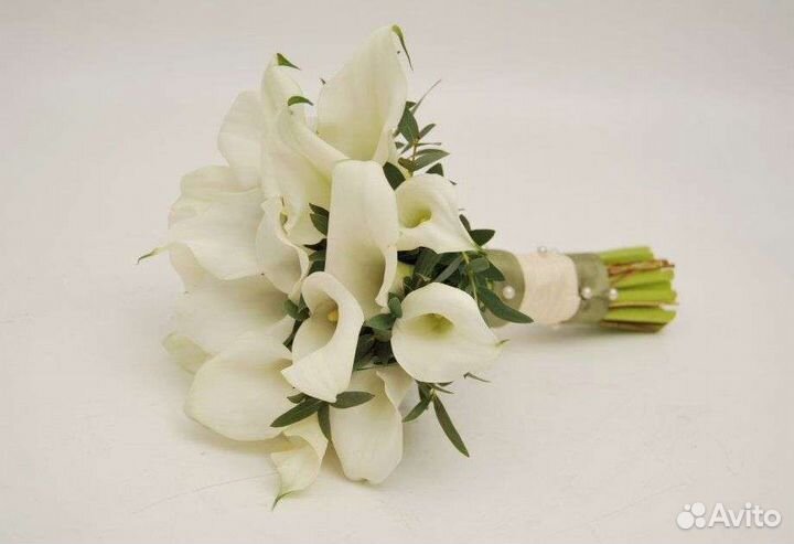 Букет невесты каллы