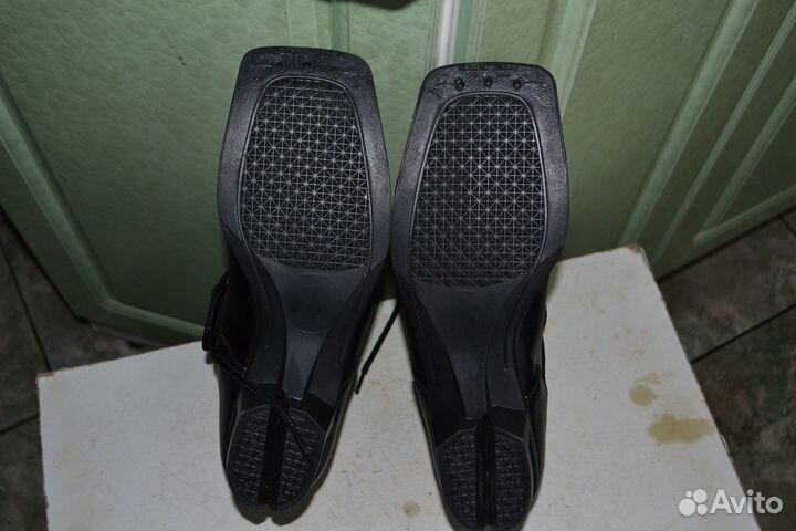 Лыжные беговые ботинки fisher