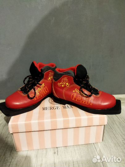 Зимняя спортивная обувь