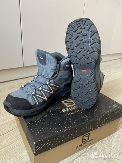 Трекинговые ботинки женские