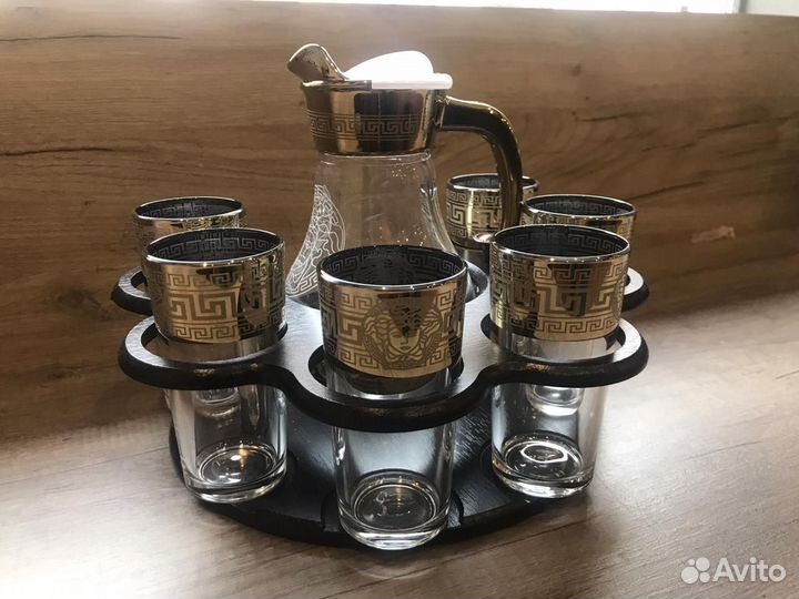 Набор стаканов с кувшином