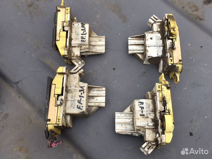 Замок двери Ford Focus I