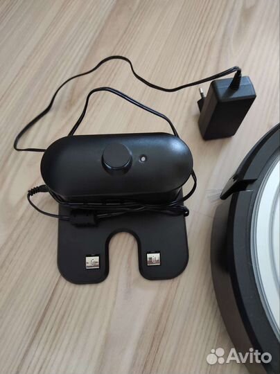 Робот пылесос redmond