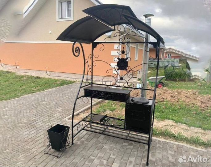 Мангал с крышей