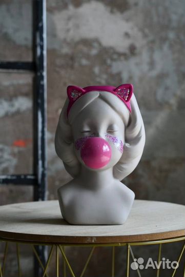 Кашпо Девочка со жвачкой