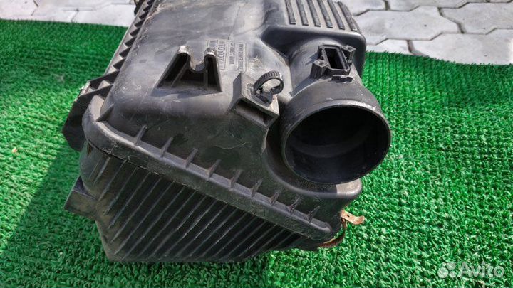 Корпус воздушного фильтра Toyota Land cruiser prad