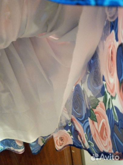 Платье нарядное новое 128 размер