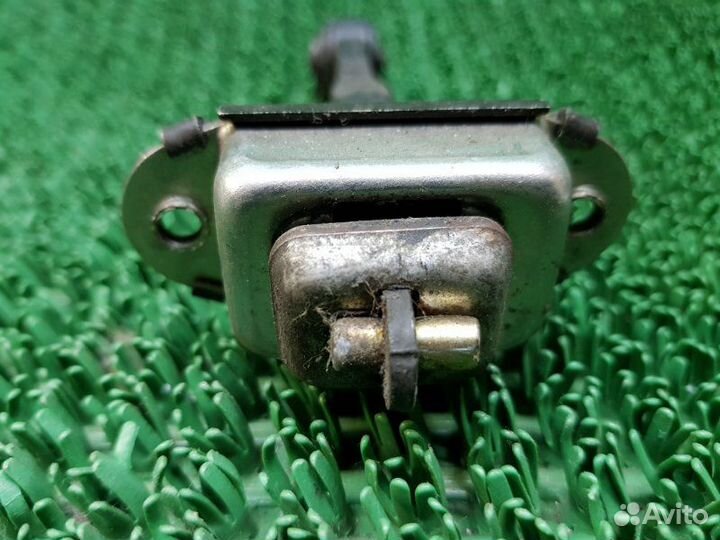 Ограничитель двери передний левый Nissan Maxima