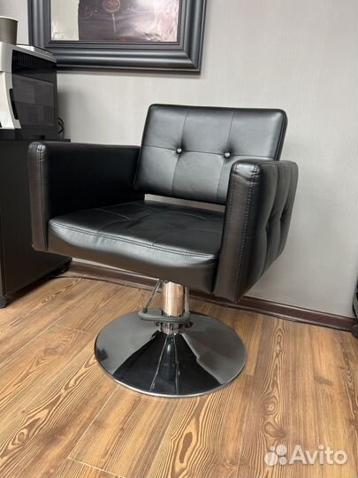 Кресло парикмахерское с пневмо