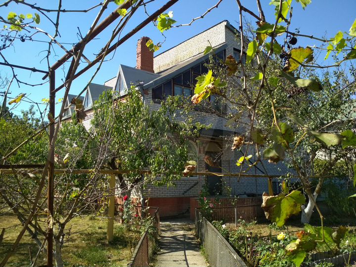 Дом 340 м² на участке 10 сот.