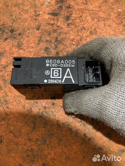 Кнопка стеклоподъемника Mitsubishi pajero/montero