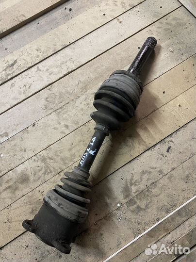 Привод правый Mitsubishi Montero Sport I