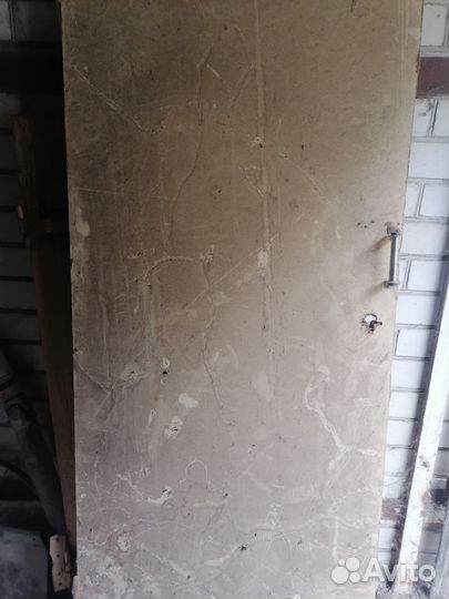 Двери б/у прочные