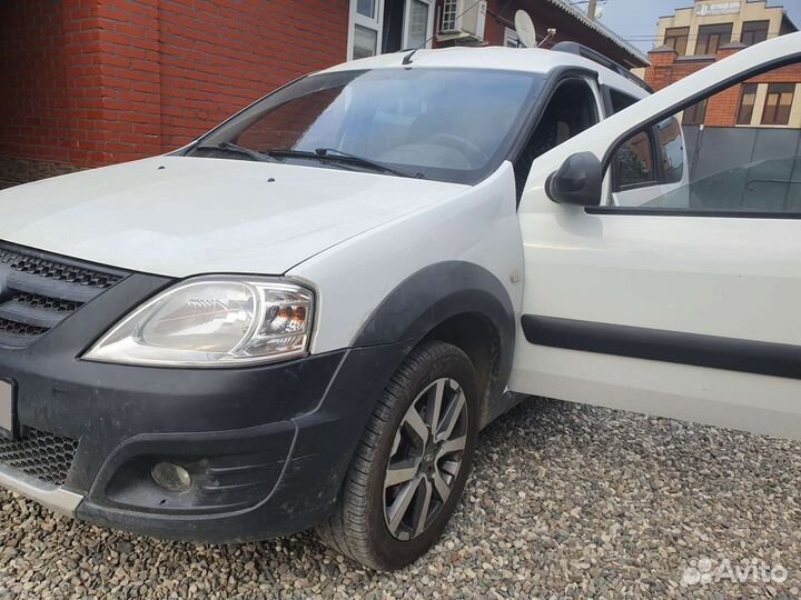 LADA Largus 1.6 МТ, 2020, битый, 128 000 км