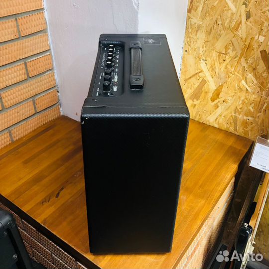 Цифровой комбоусилитель для электрогитары Fender M