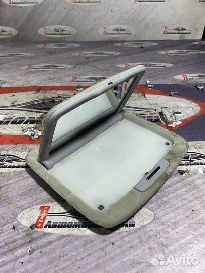 Светильник салона зад лево c Lexus LS460 USF40 1UR