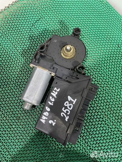 Моторчик стеклоподьемника передний прав Audi A4 B6