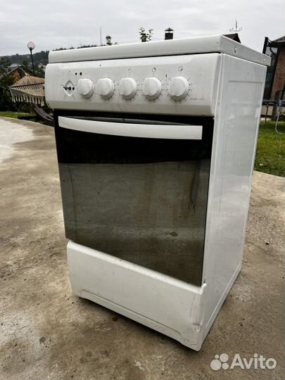 Продам электроплиту zanussi