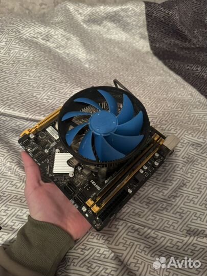 Материнская плата 1155 с процессором и памятью