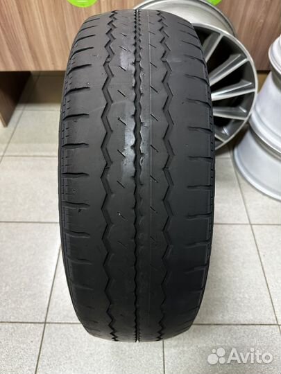 Hankook Radial RA08 215/70 R16C