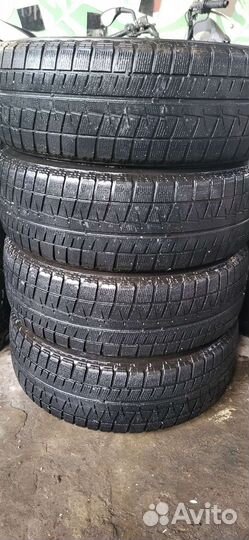 Bridgestone Blizzak Revo GZ 215/60 R16