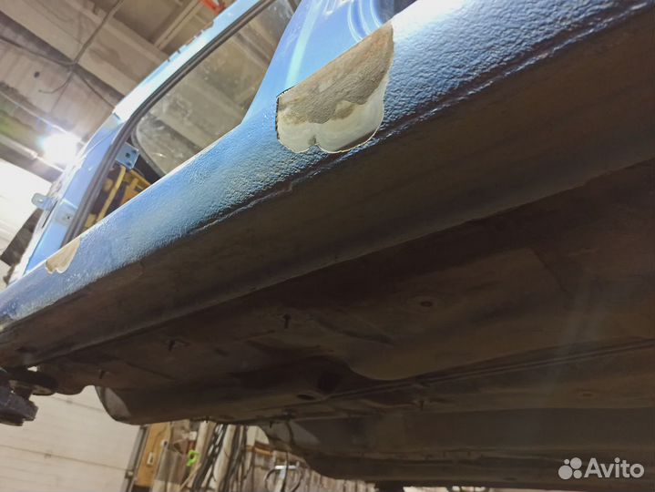 Порог со стойкой левый Skoda Rapid (NH3)