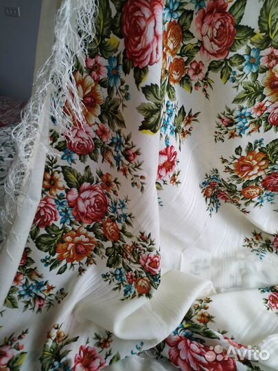 Платок шерстяной павловопосадский