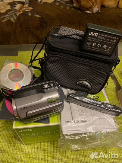 Видеокамера JVC-MG131