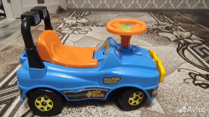 Машинка-каталка