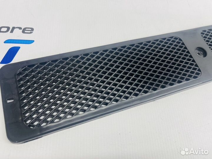 Решетка радиатора нижняя 2110, 2111, 2112 (точка)