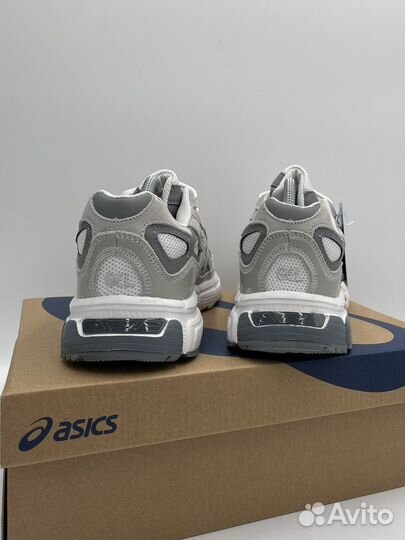 Кроссовки asics