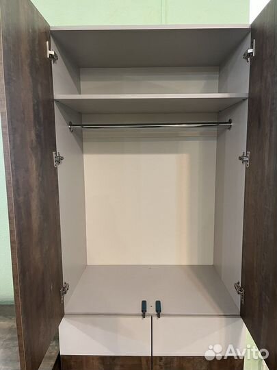 Шкаф распашной