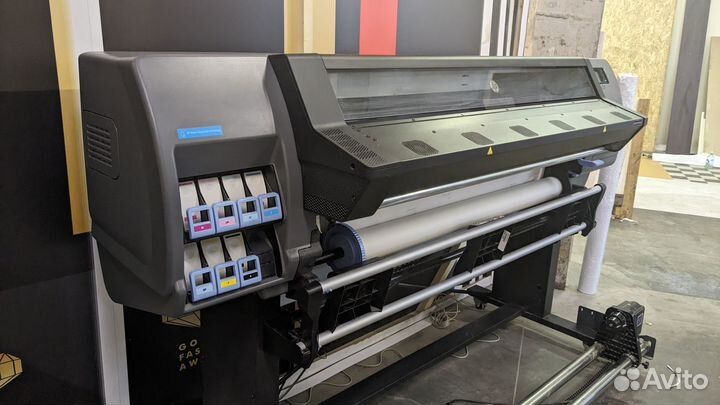 Широкоформатный интерьерный принтер HP Latex 315