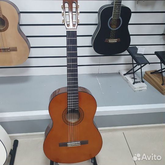 Классическая гитара Yamaha C 40