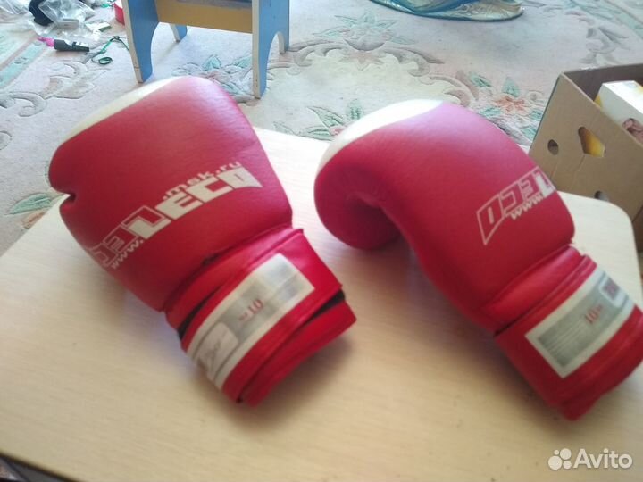 Боксерские перчатки 10 oz
