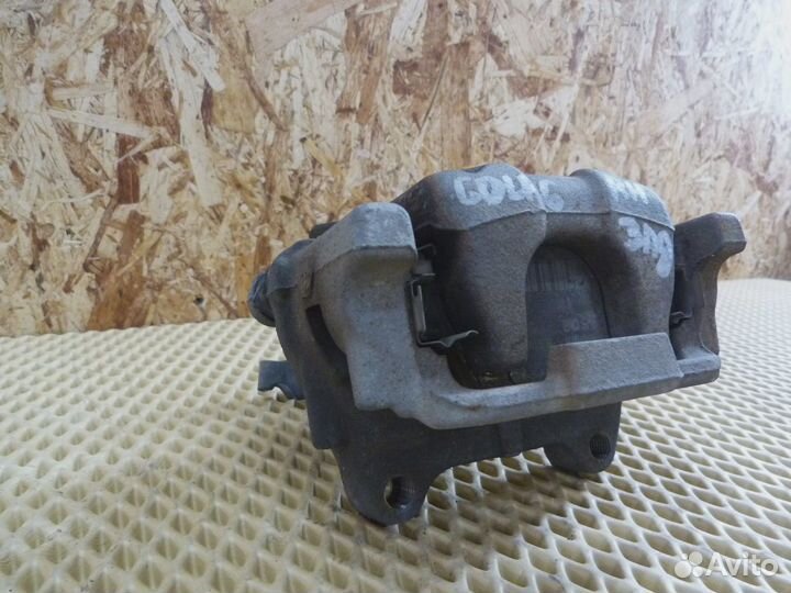 Суппорт задний правый VW Golf VI 2009-2013 (5K0615424)