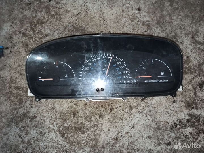 Панель приборов Dodge Caravan 3 04685627