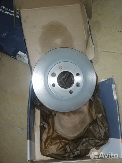 Задних тормозные диски и колодки LADA Vesta