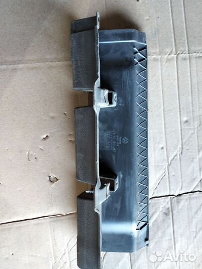 Накладка крепления сиденья VW touran 2003-2010