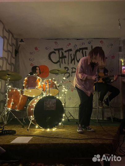 Репетитор по игре на гитаре для детей