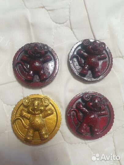 Мышь на монетке