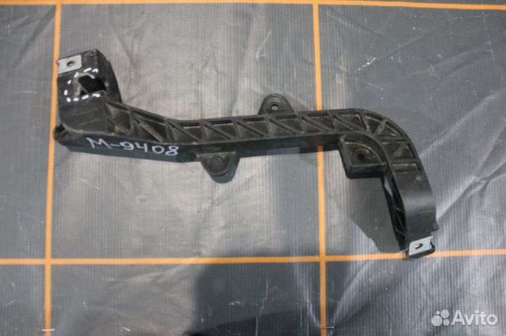 Кронштейн бампера переднего - Mercedes-Benz M-W166