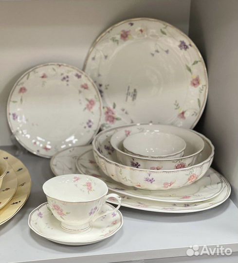 Столовый и чайный сервиз 39 пред