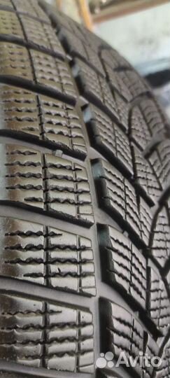 Goodyear UltraGrip Ice SUV Gen-1 215/65 R17 99T