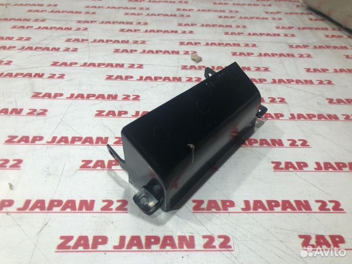 Рамка противотуманной фары передняя левая