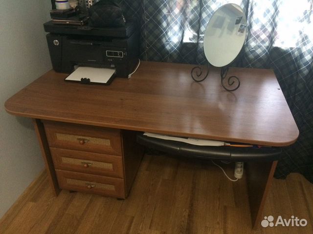 Письменный (компьютерный) стол с тумбой