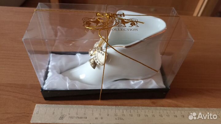 Сувенирные фарфоровые и другие фигурки