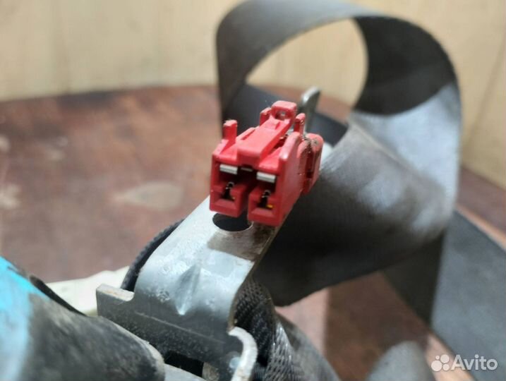 Ремень безопасности передний правый Mitsubishi Spa