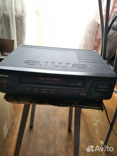 Кассетный видео плеер Aiwa в хорошем состоянии