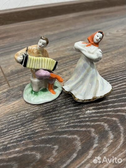 Набор статуэток из фарфора